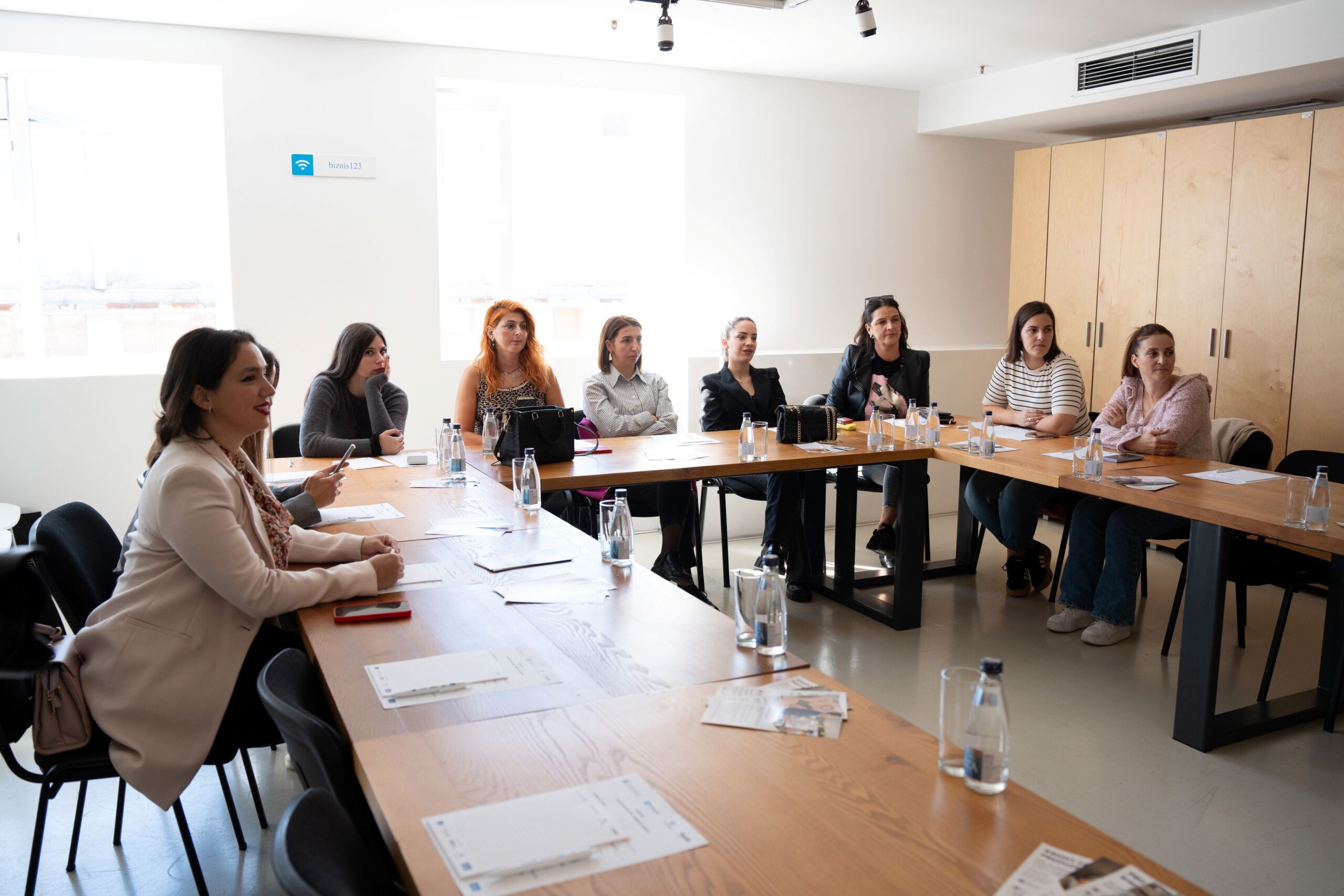 Alter Modus edukacija, NASLOVNA